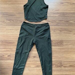 Lululemon Green Activewear Set 8